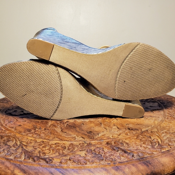 New York Transit Gold & Black Wedges - Picture 4 of 4